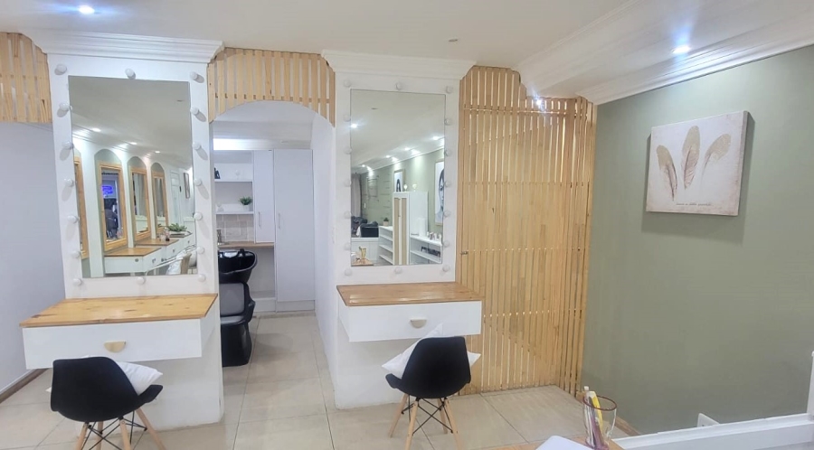 To Let Commercial Property for Rent in Jeffreys Bay Central Eastern Cape